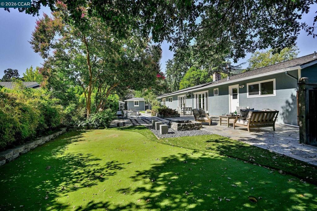 Image 24 of property listing at 101 Camino Amigo Ct, Danville, CA 94526
