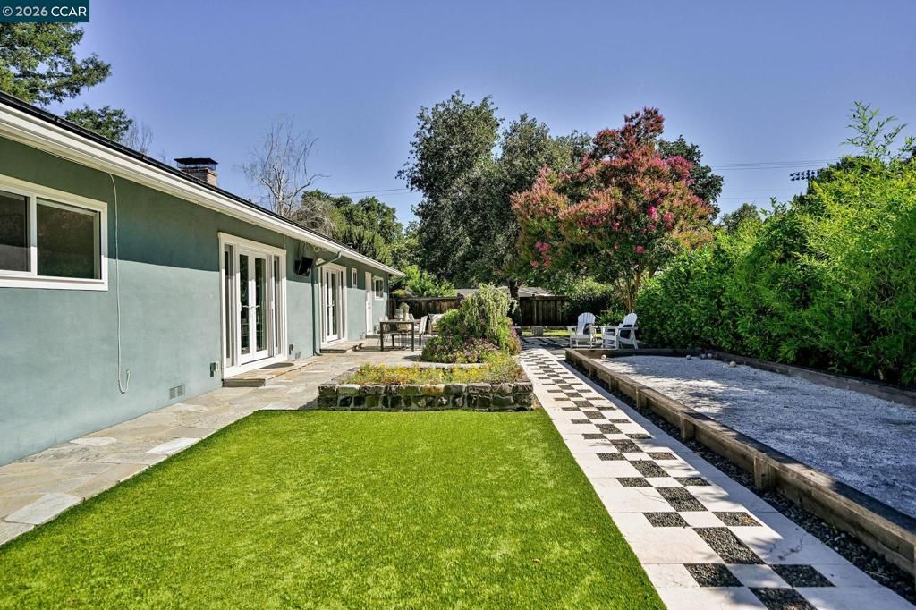 Image 26 of property listing at 101 Camino Amigo Ct, Danville, CA 94526