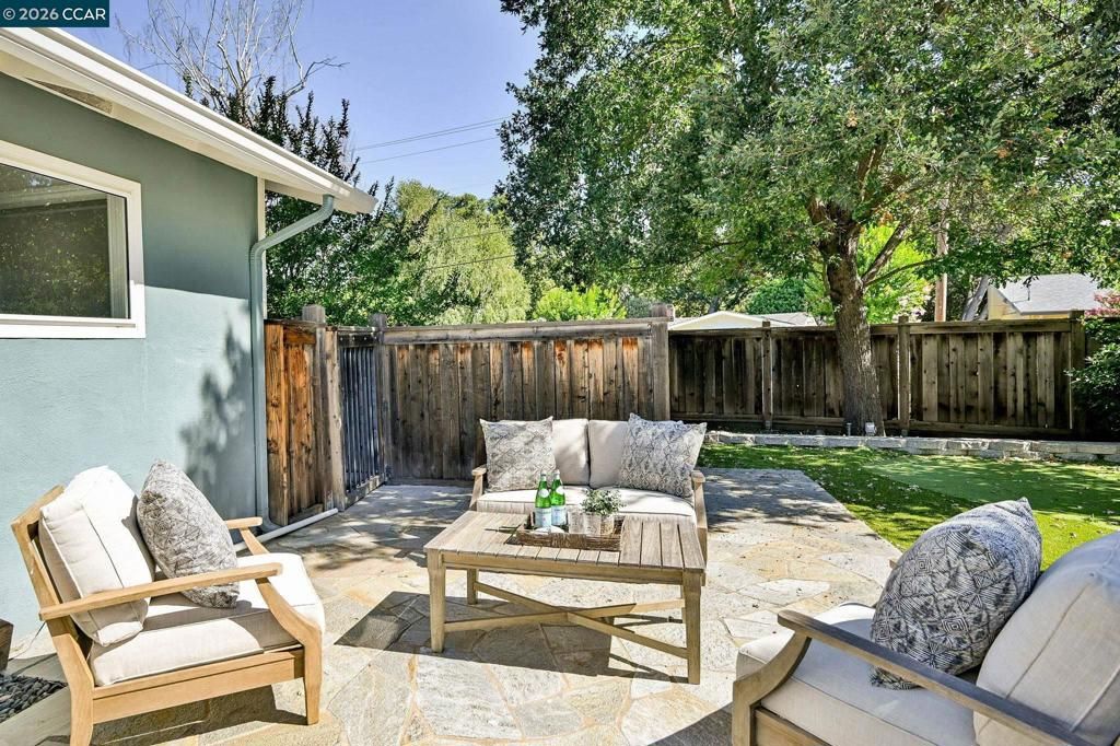 Image 28 of property listing at 101 Camino Amigo Ct, Danville, CA 94526