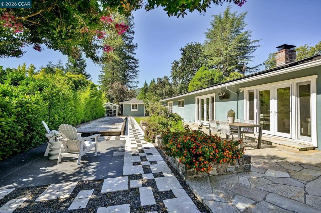 Image 32 of property listing at 101 Camino Amigo Ct, Danville, CA 94526