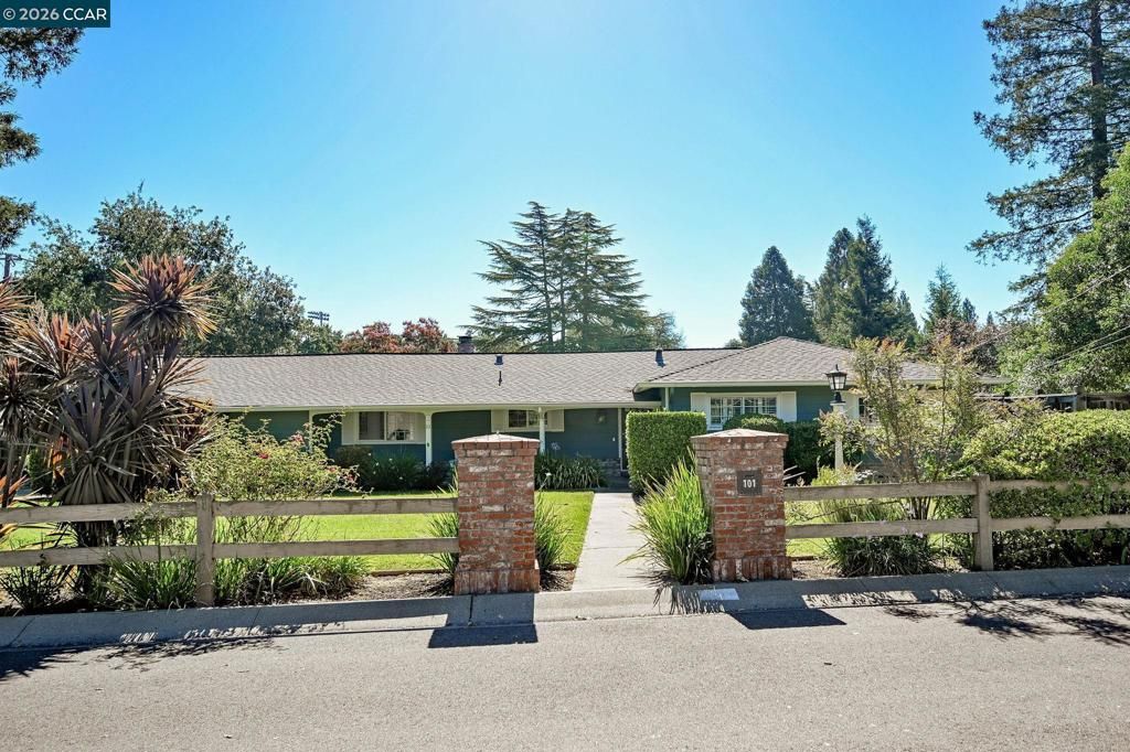 Image 33 of property listing at 101 Camino Amigo Ct, Danville, CA 94526