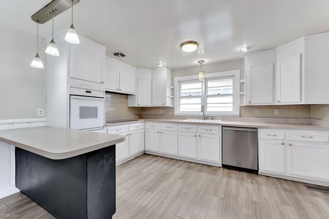 123 Lynn DR, Portsmouth, VA 23707