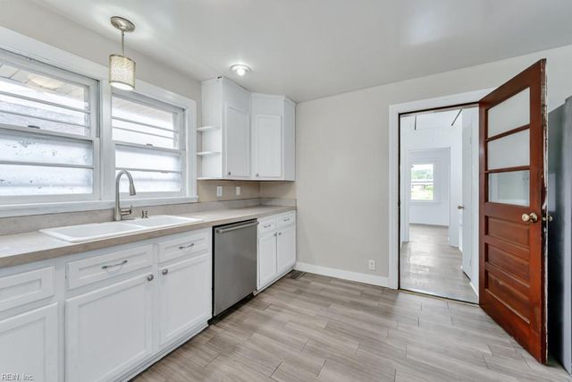 123 Lynn DR, Portsmouth, VA 23707