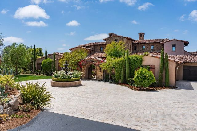 8076 Entrada de Luz E, San Diego, CA 92127