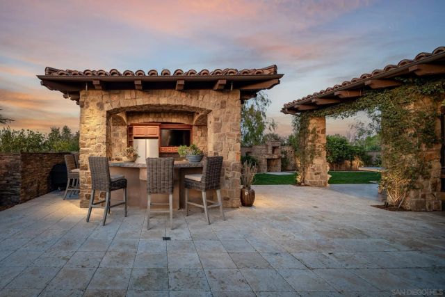 8076 Entrada de Luz E, San Diego, CA 92127