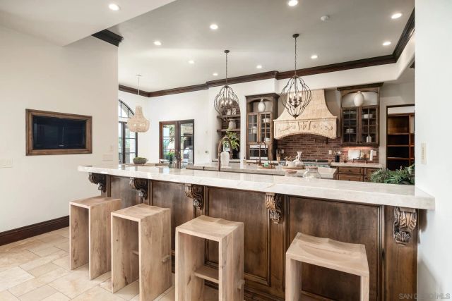 8076 Entrada de Luz E, San Diego, CA 92127