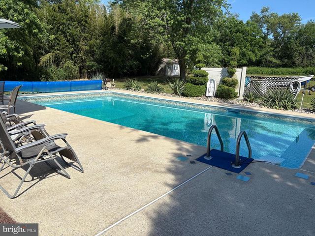 768 PARVIN MILL RD, Pittsgrove, NJ 08318