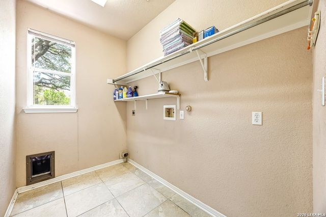 504 FAULKNER DR, Schertz, TX 78154