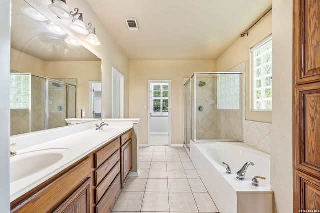 504 FAULKNER DR, Schertz, TX 78154