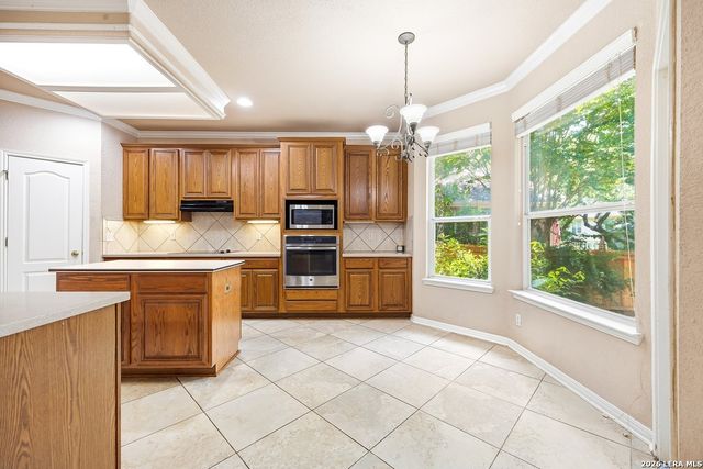504 FAULKNER DR, Schertz, TX 78154