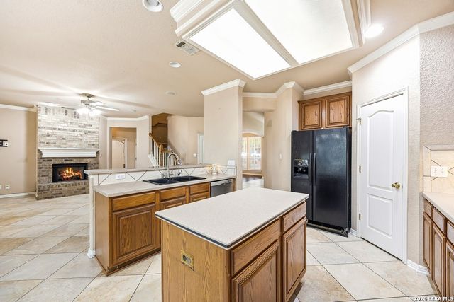504 FAULKNER DR, Schertz, TX 78154