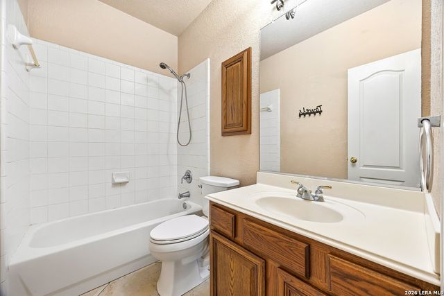 504 FAULKNER DR, Schertz, TX 78154