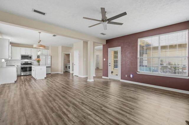1211 Lamplight Trail Drive, Katy, TX 77450