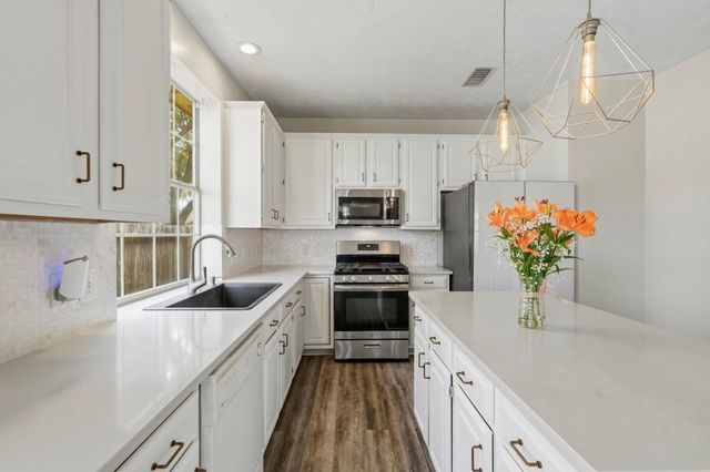 1211 Lamplight Trail Drive, Katy, TX 77450