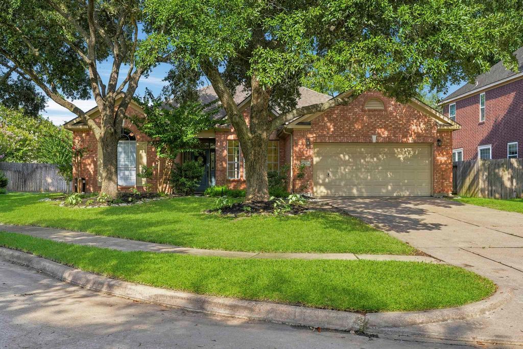 1211 Lamplight Trail Drive, Katy, TX 77450