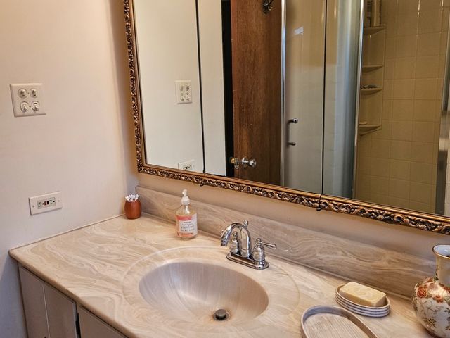 3700 Woodland Lane, Downers Grove, IL 60515