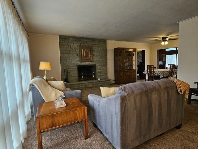 3700 Woodland Lane, Downers Grove, IL 60515