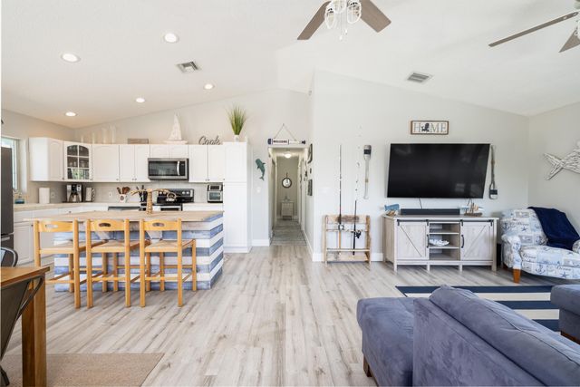 S 18 Bounty Lane, Key Largo, FL 33037