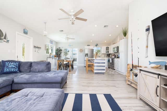 S 18 Bounty Lane, Key Largo, FL 33037