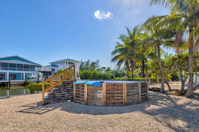 S 18 Bounty Lane, Key Largo, FL 33037