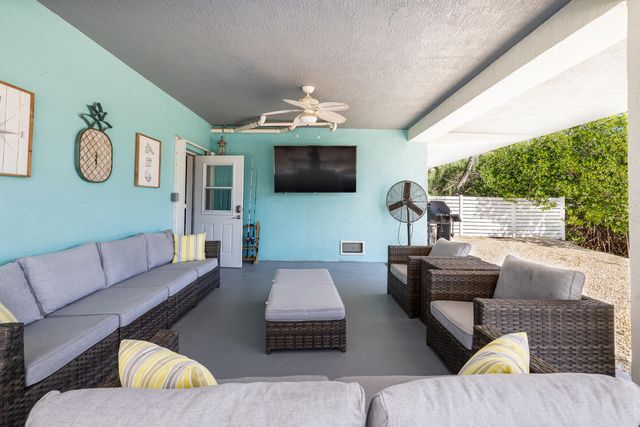 S 18 Bounty Lane, Key Largo, FL 33037