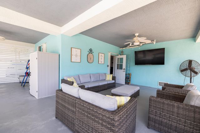 S 18 Bounty Lane, Key Largo, FL 33037