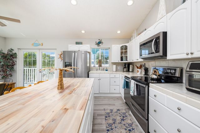 S 18 Bounty Lane, Key Largo, FL 33037