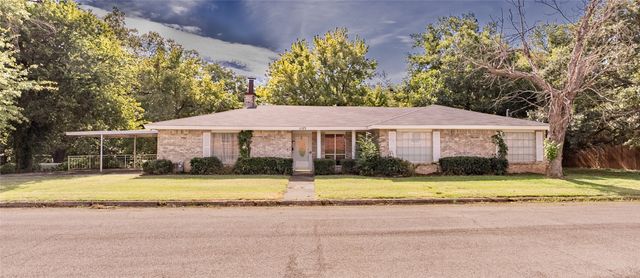 1103 Miller Street, Bowie, TX 76230
