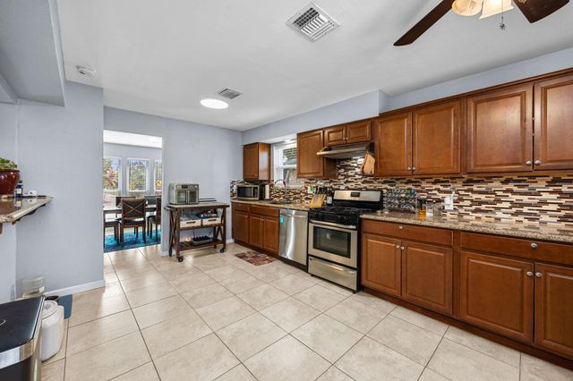 6514 Vialinda Drive, Houston, TX 77083