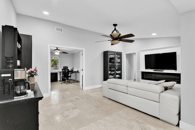 1380 NW 93rd Terrace, Plantation, FL 33322