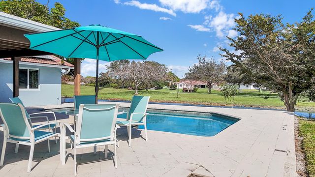 1380 NW 93rd Terrace, Plantation, FL 33322