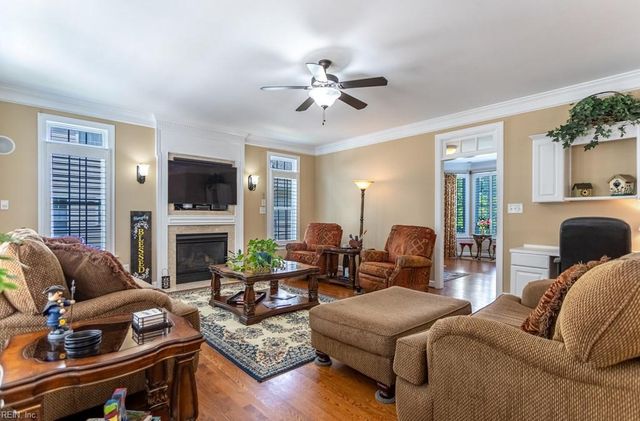 706 Kanawah RN, Yorktown, VA 23693