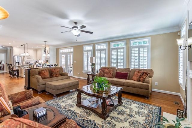 706 Kanawah RN, Yorktown, VA 23693