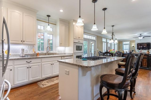 706 Kanawah RN, Yorktown, VA 23693
