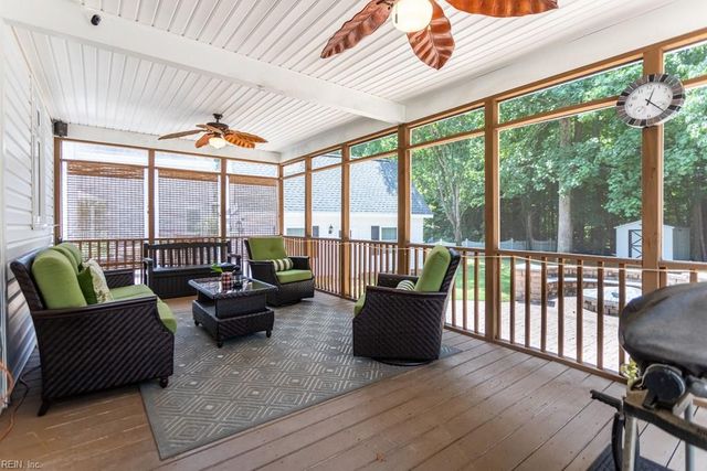706 Kanawah RN, Yorktown, VA 23693