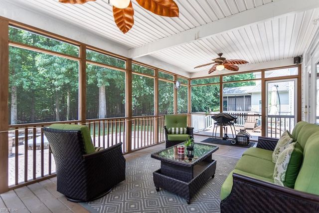 706 Kanawah RN, Yorktown, VA 23693