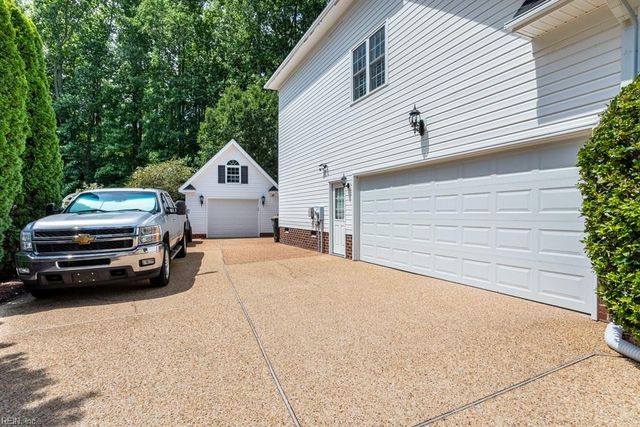 706 Kanawah RN, Yorktown, VA 23693