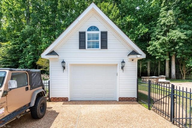 706 Kanawah RN, Yorktown, VA 23693