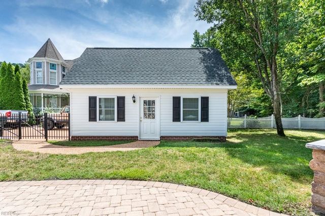 706 Kanawah RN, Yorktown, VA 23693