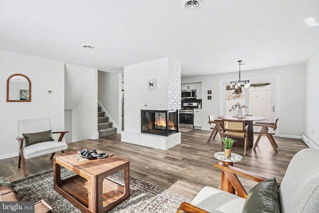 857 TWIN OAKS DR, Hummelstown, PA 17036