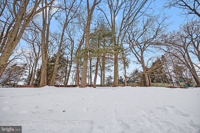 857 TWIN OAKS DR, Hummelstown, PA 17036