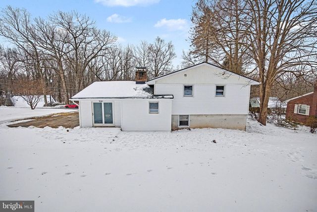 857 TWIN OAKS DR, Hummelstown, PA 17036