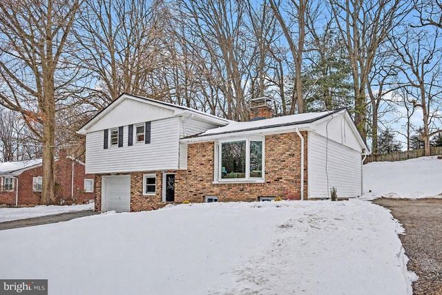 857 TWIN OAKS DR, Hummelstown, PA 17036