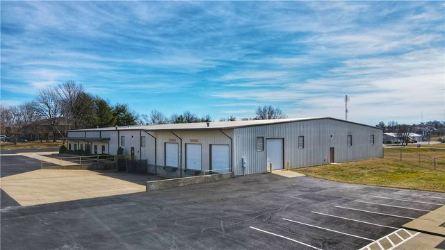 1821 S 1st Street, Rogers, AR 72756