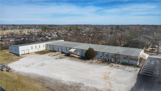 1821 S 1st Street, Rogers, AR 72756