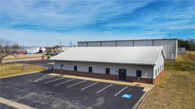 1821 S 1st Street, Rogers, AR 72756