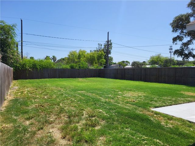 433 Webb St, Corpus Christi, TX 78418