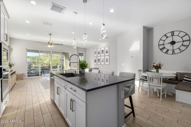 2314 E QUESTA Drive, Phoenix, AZ 85024
