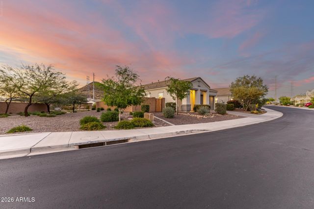 2314 E QUESTA Drive, Phoenix, AZ 85024