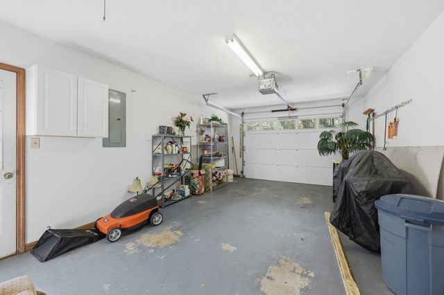 879 Kittiwake Ln., Murrells Inlet, SC 29576